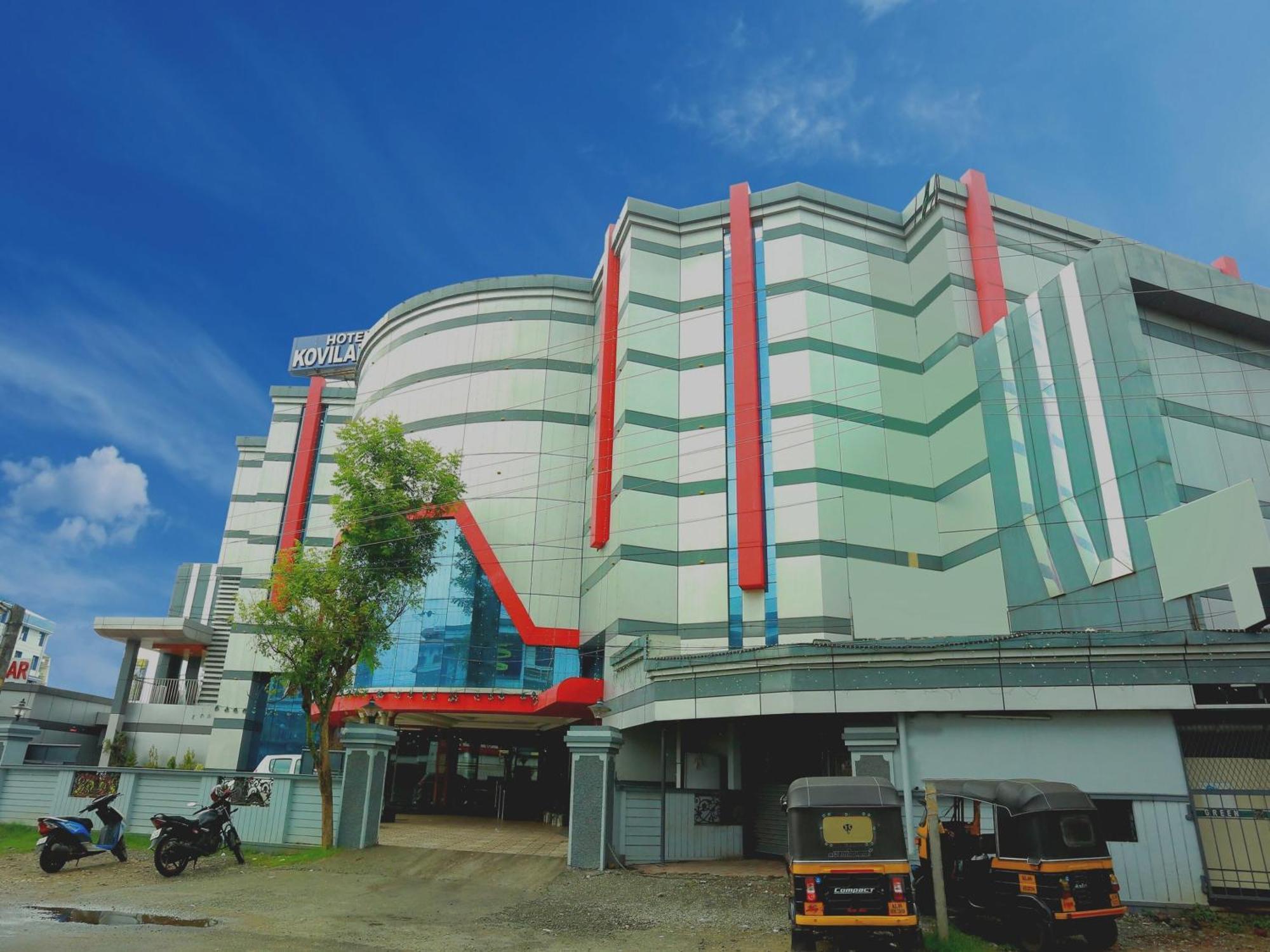 Capital O Kovilakam Residency Hotel Thrissur Exterior photo