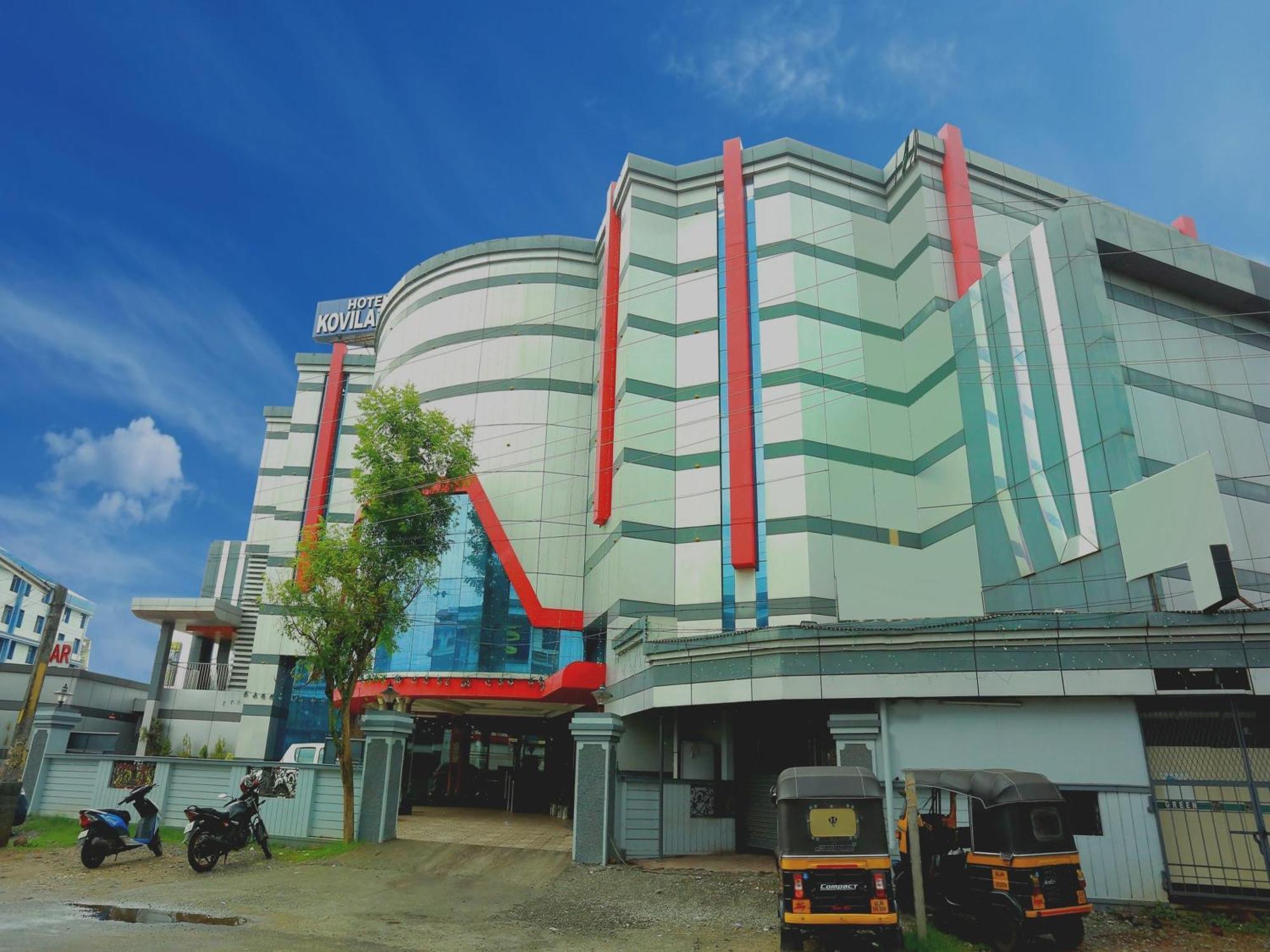 Capital O Kovilakam Residency Hotel Thrissur Exterior photo