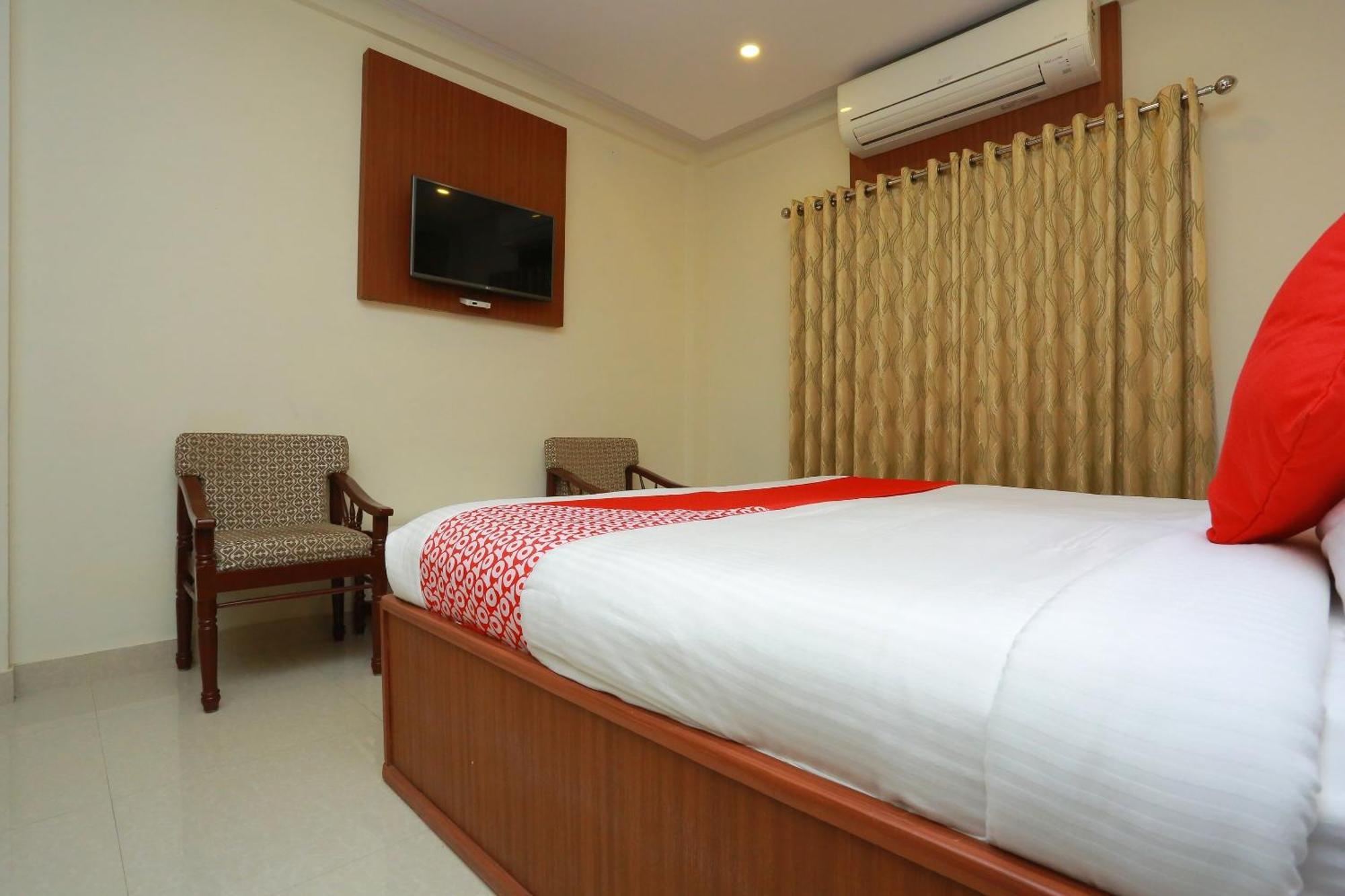 Capital O Kovilakam Residency Hotel Thrissur Exterior photo